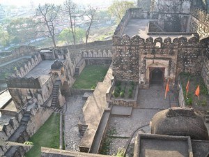 tours and travels jhansi